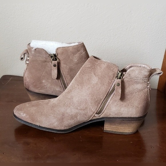 NEW Vince Camuto Tricera Suede Ankle Boot Size 8.5 - Picture 6 of 10